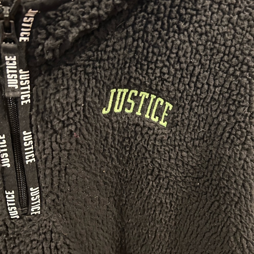 Justice Pullover - Picture 4 of 4